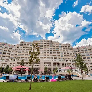 Summertime In South Bay , Варна Болгария