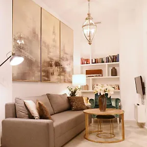 precioso-apartamento-con-patio-en-la-alameda.es-andalucia.com/