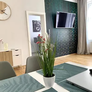 Premium Am Einsiedlerpark Apartment