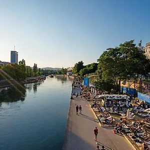 Daire Chic One-bedroom With King-size Bed, Nestled In Vienna's Vibrant Heart, Viyana