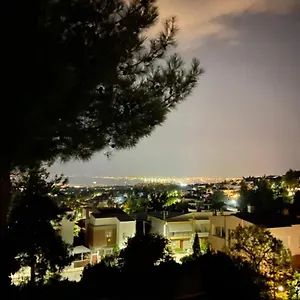 κάντε κράτηση εδώ
