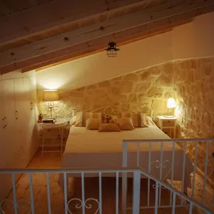κάντε κράτηση εδώ