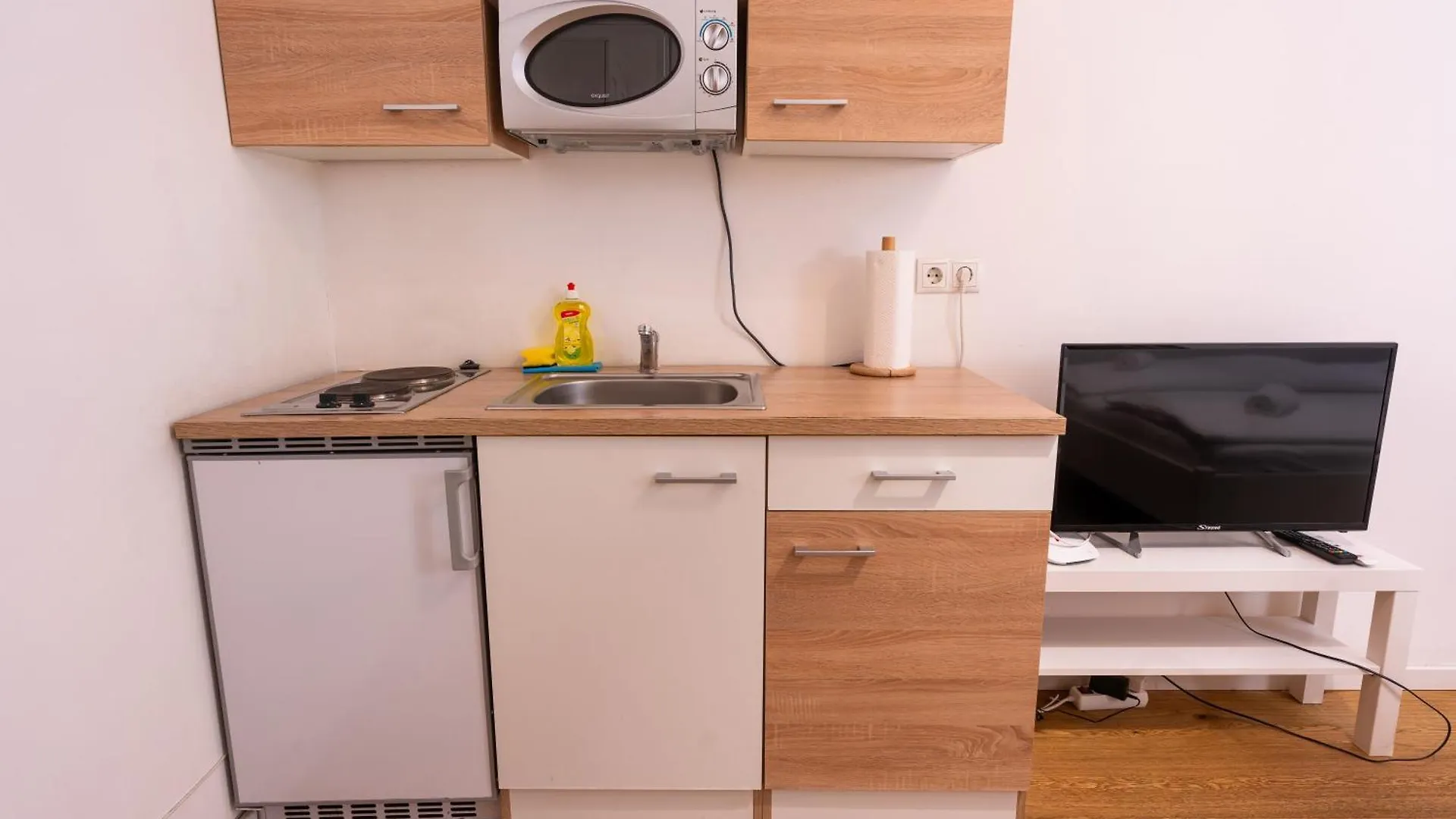 Vienna Living Apartments - Lerchenfeldergürtel 0*,  Austria